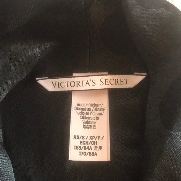Victoria Secret Robe - Picture 2 of 2